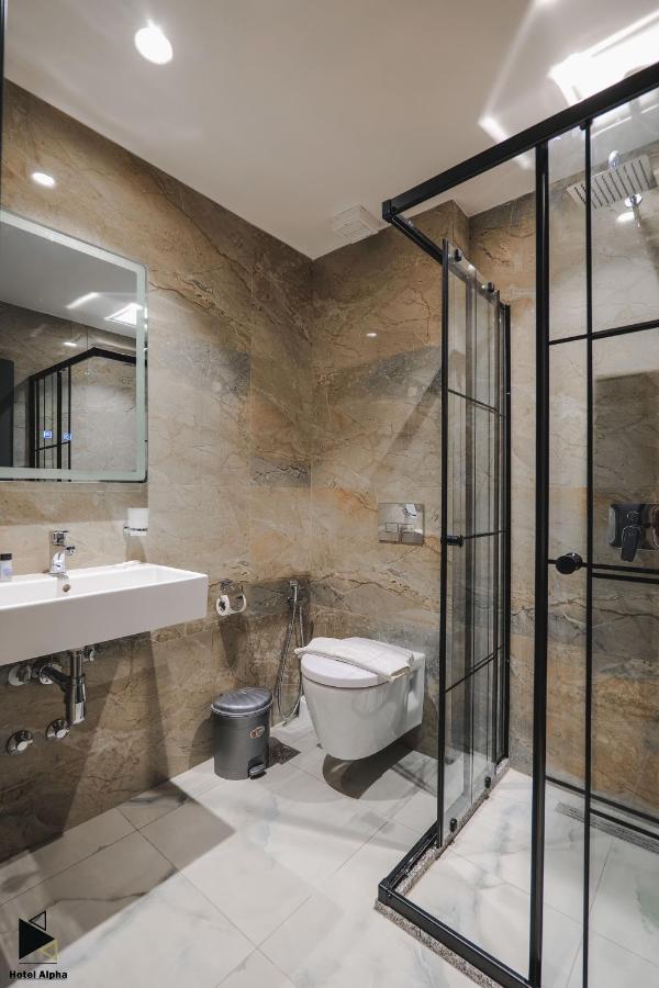 Alpha Hotel